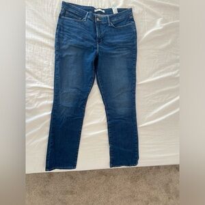 Signature levi strauss totally shaping straight